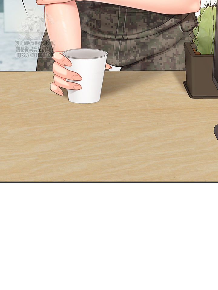 18+ I’m the Only Man on the Military Base Raw Chapter 19 page 5